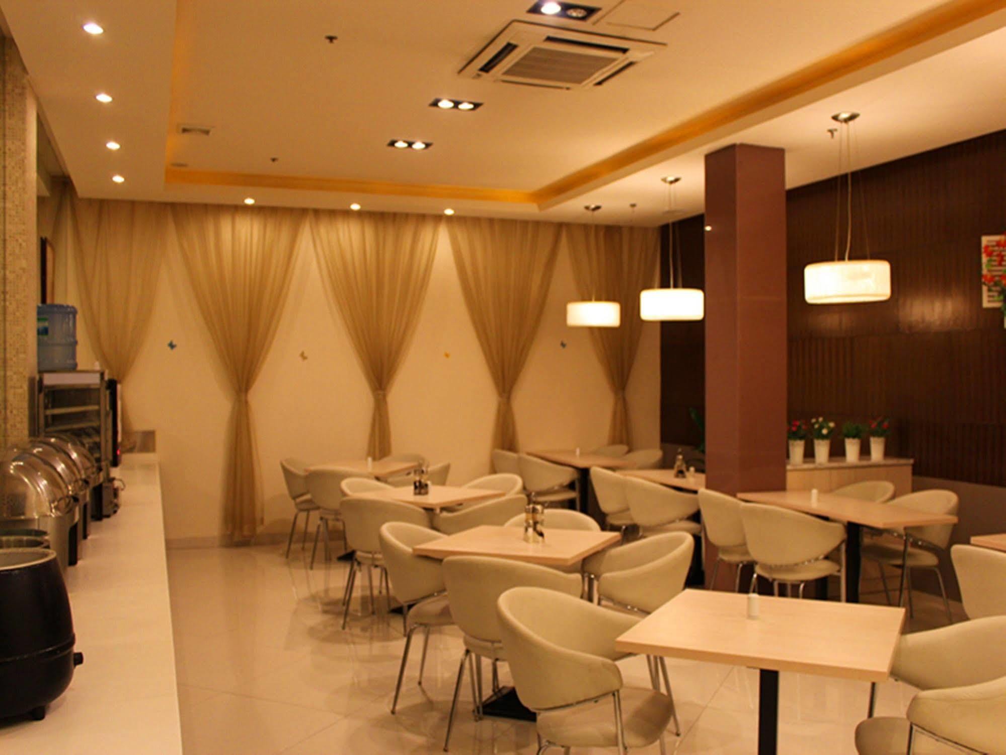 Jingjiang Inn Shanghai Jiading Chengzhong Road Buitenkant foto